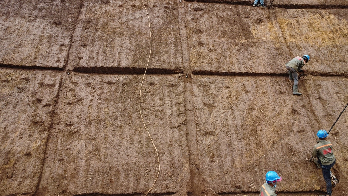 thi công đinh đất 