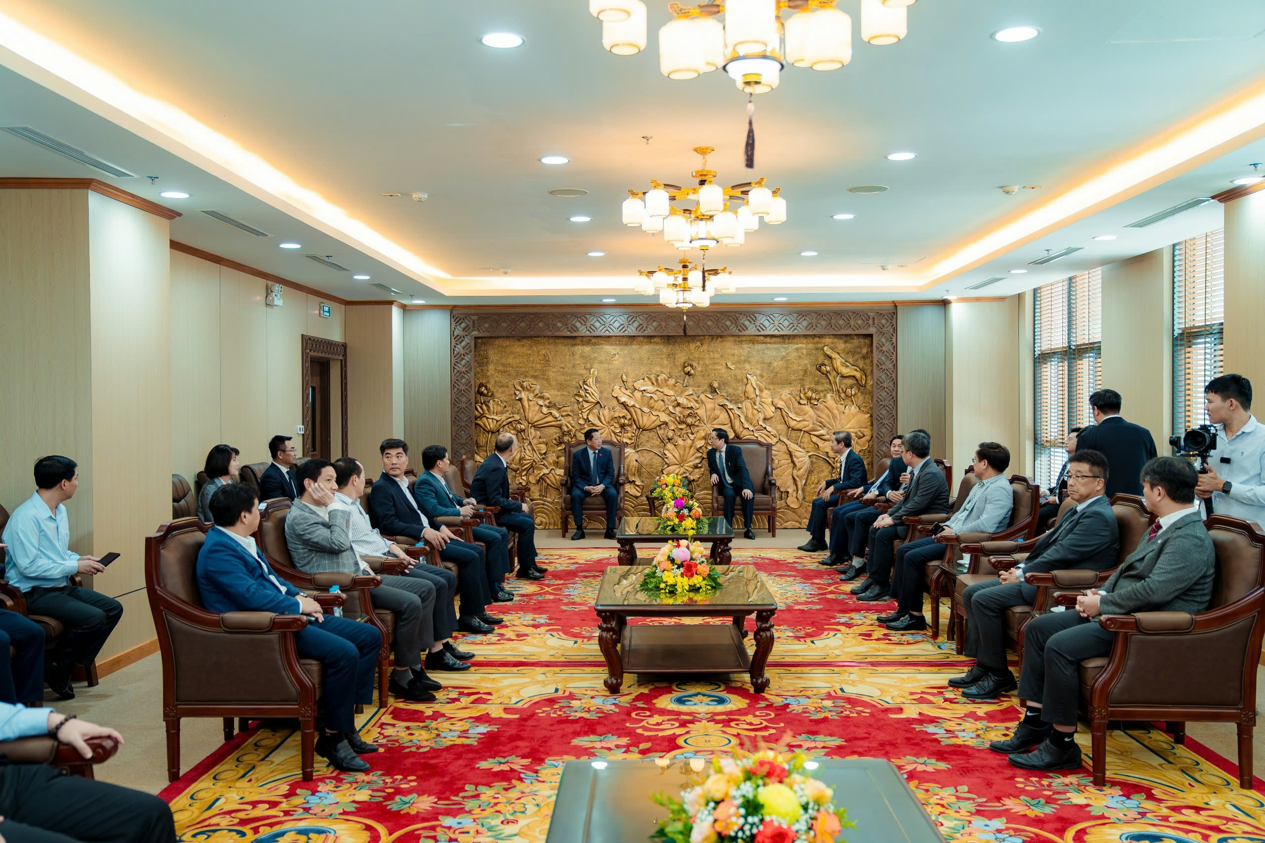 anh-gap-mat-bo-truong