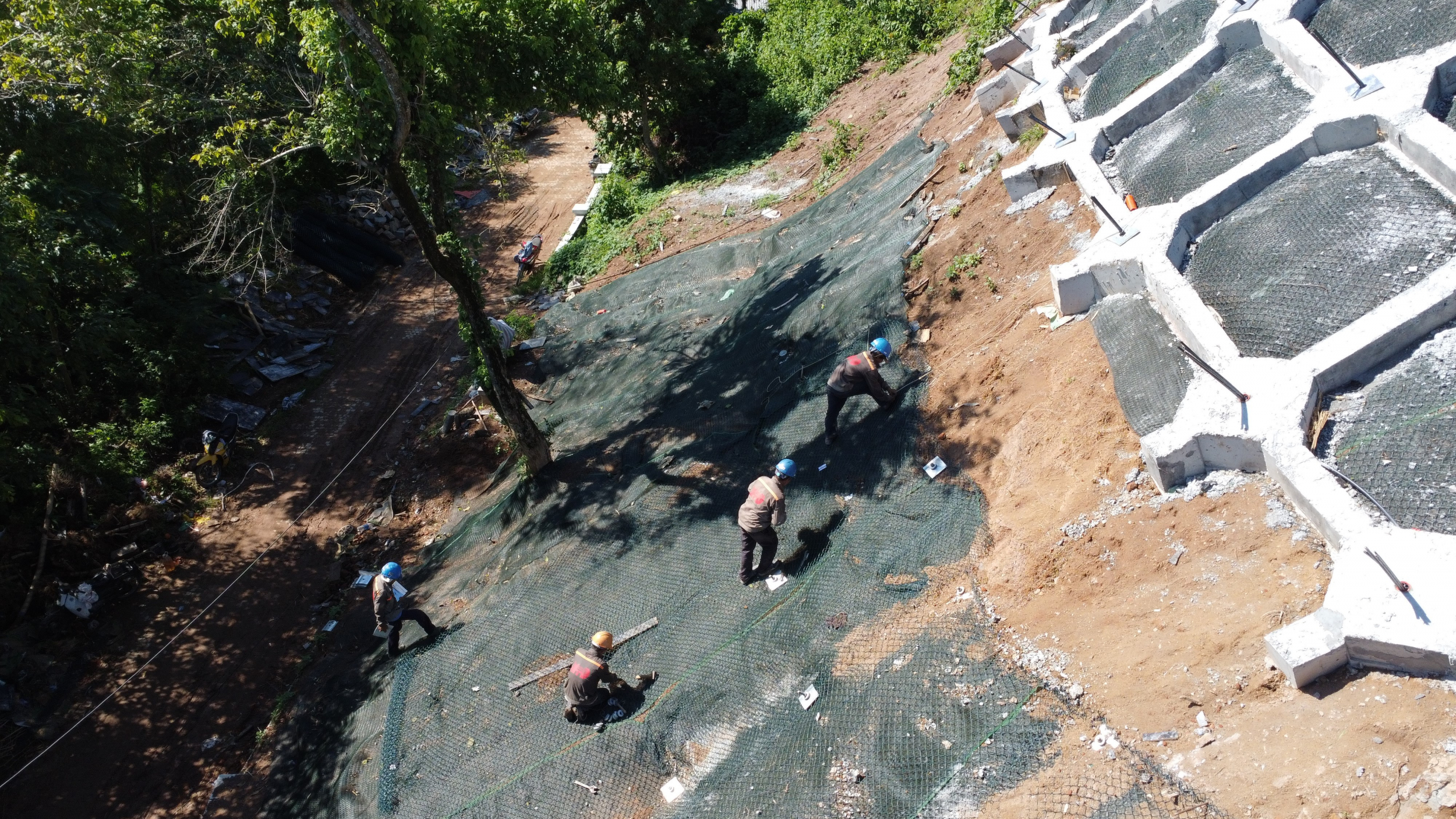 dinh-neo-trong-xu-ly-sat-truot