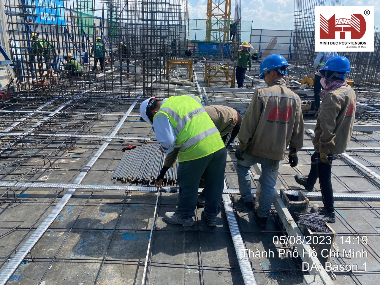 Thi công sàn dự ứng lực tại công trình siêu nhà ở Bason 1