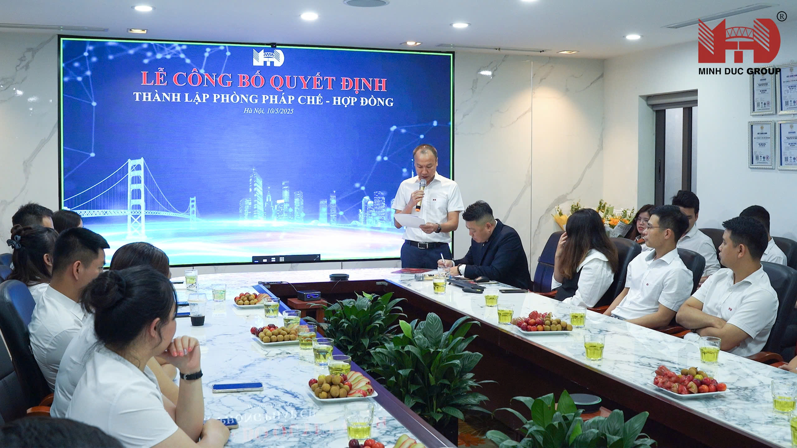 Giám đốc Chu Anh Việt đọc Quyết định thành lập