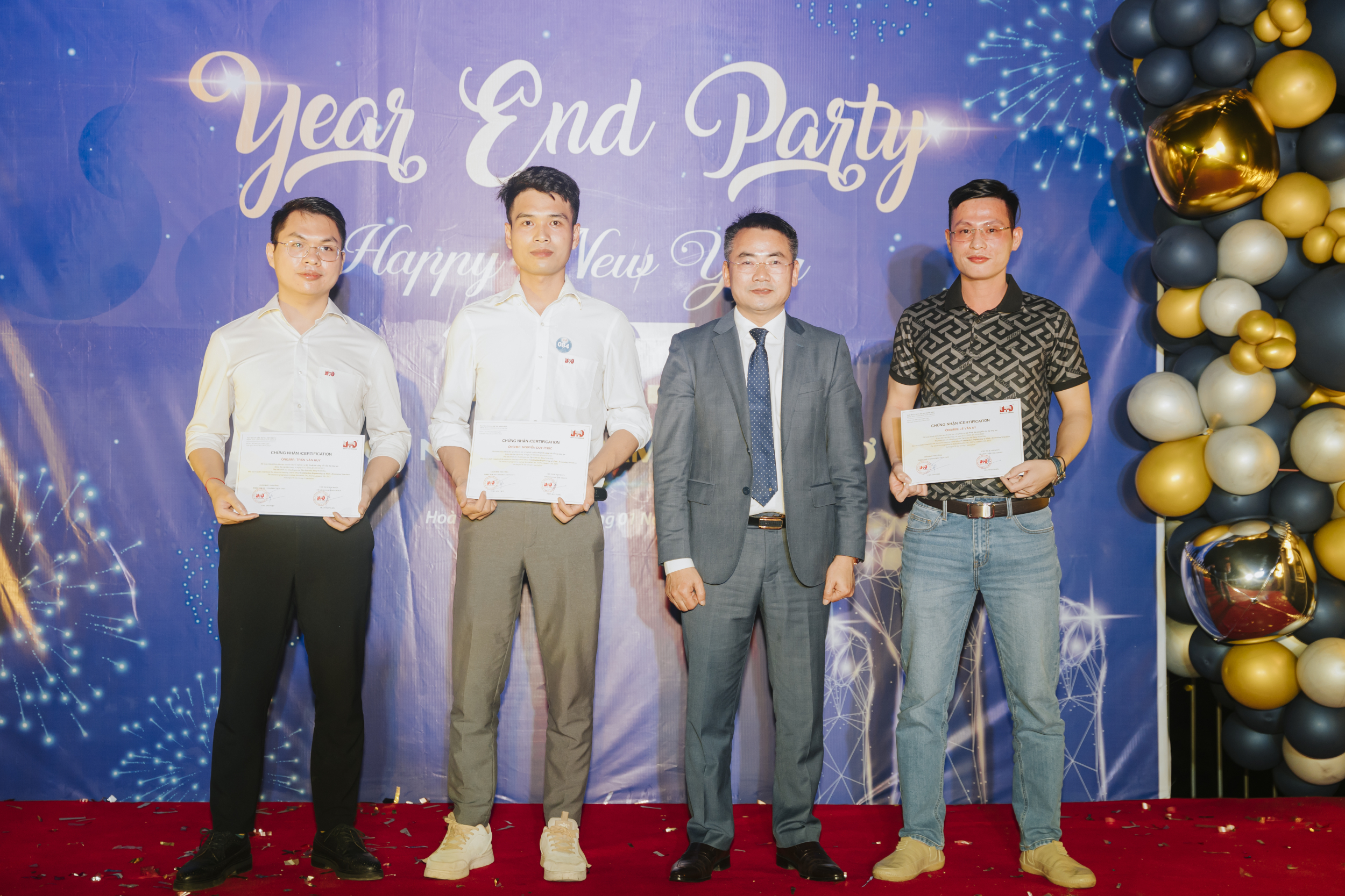 Trao giải cho cá nhân và tập thể xuất sắc