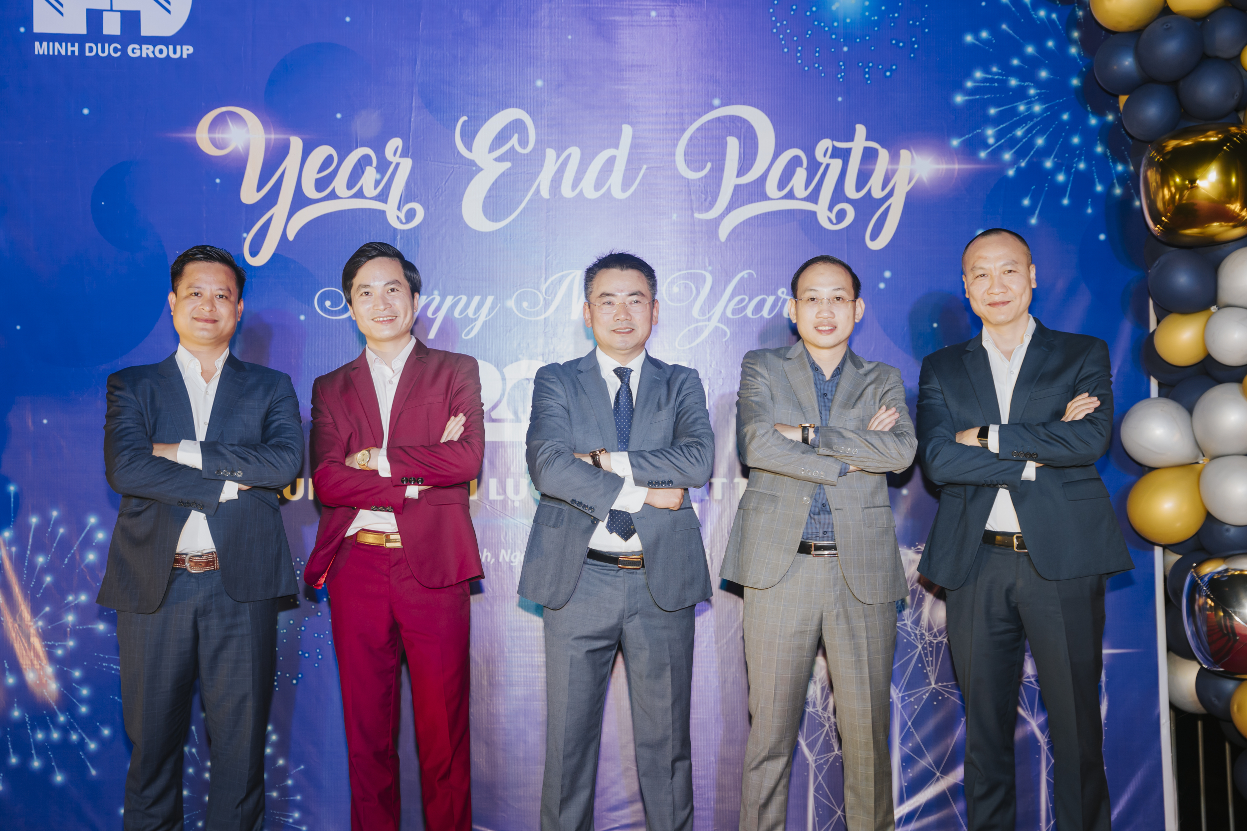 BLĐ chụp ảnh lưu niệm