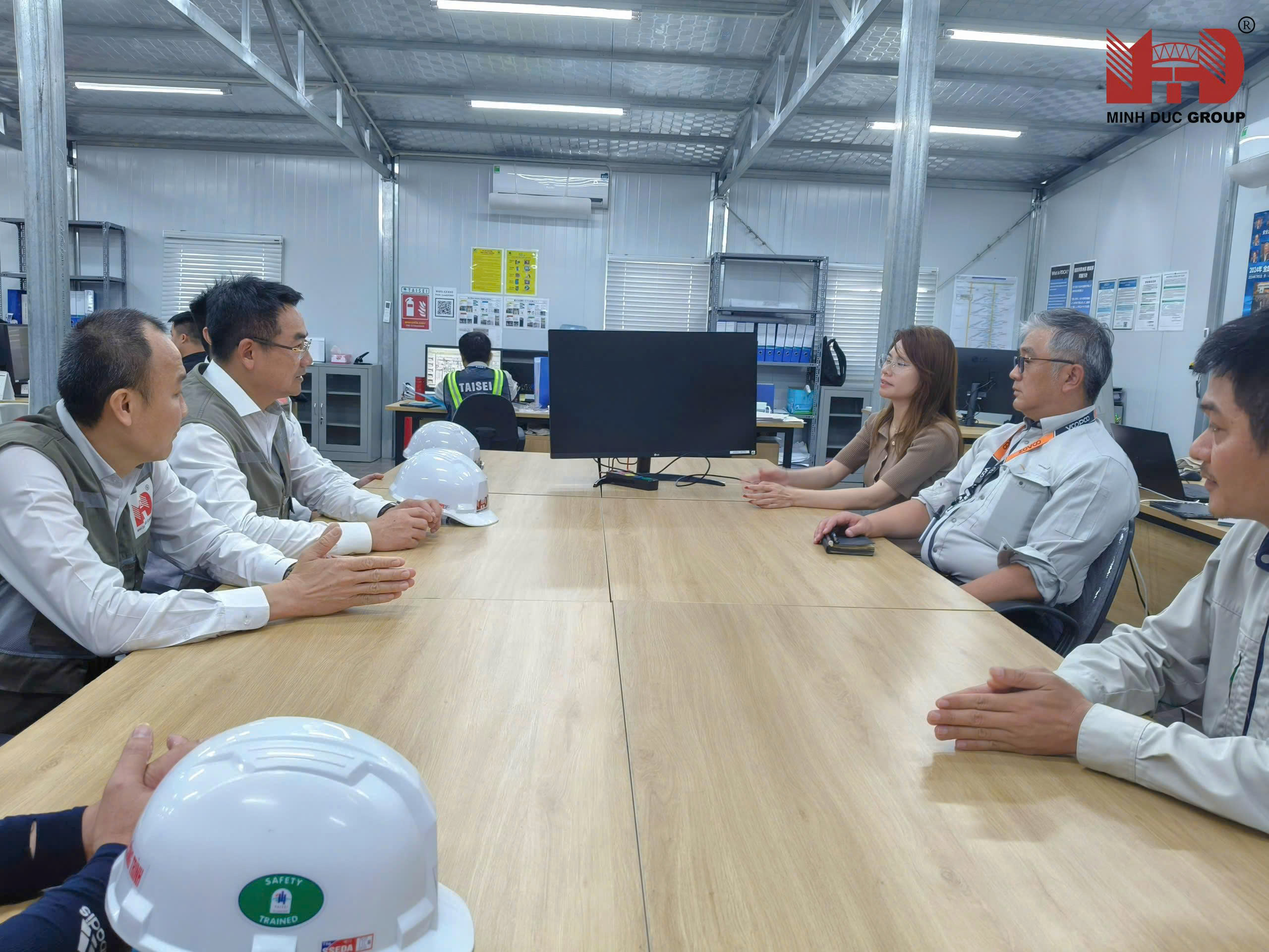 thi-cong-san-du-ung-luc