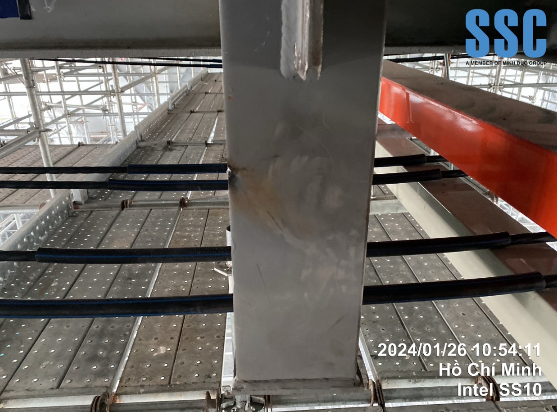 Lắp đặt cáp, neo, ụ chuyển hướng