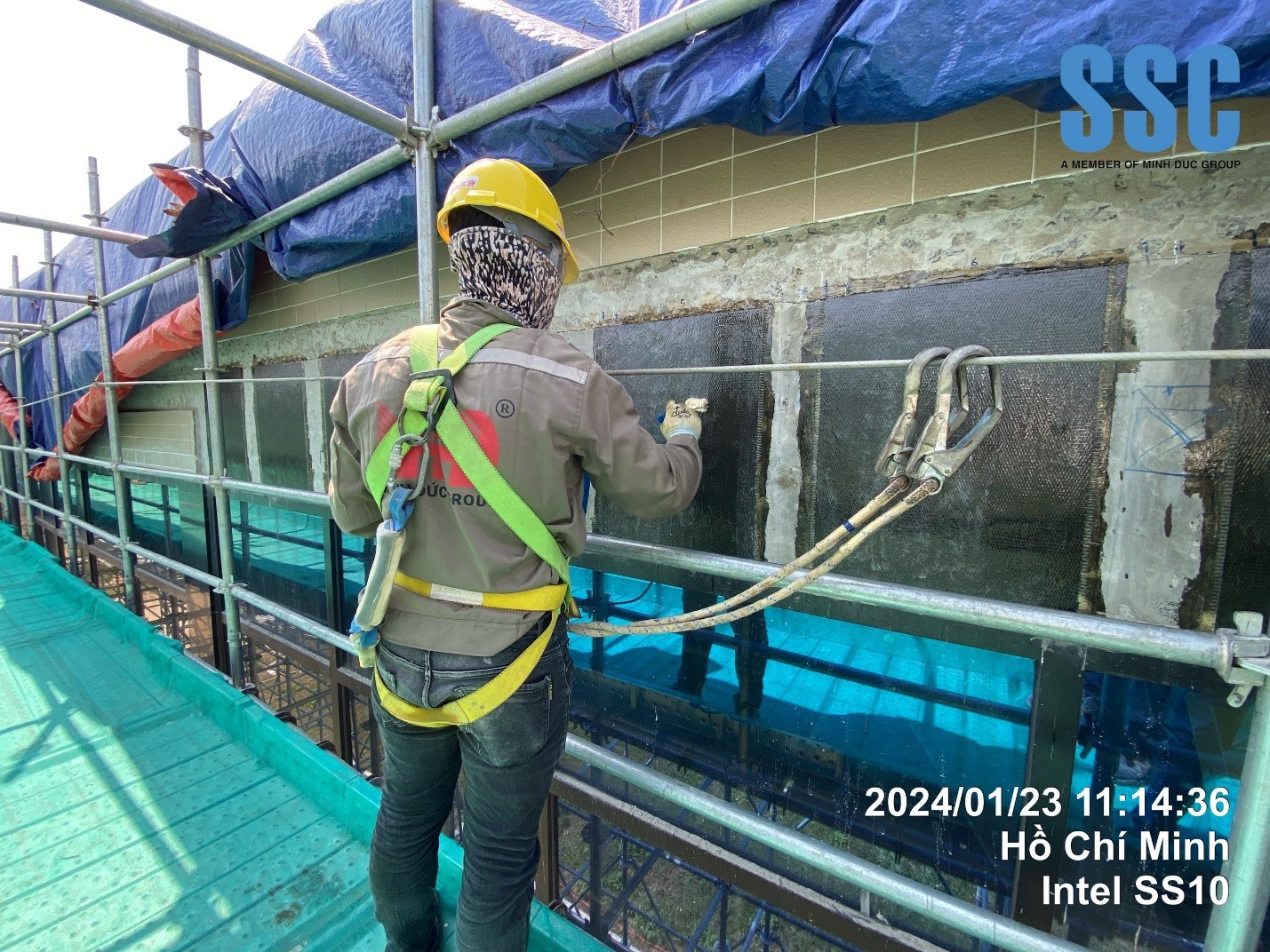 Gia cường kết cấu bằng dán tấm carbon 