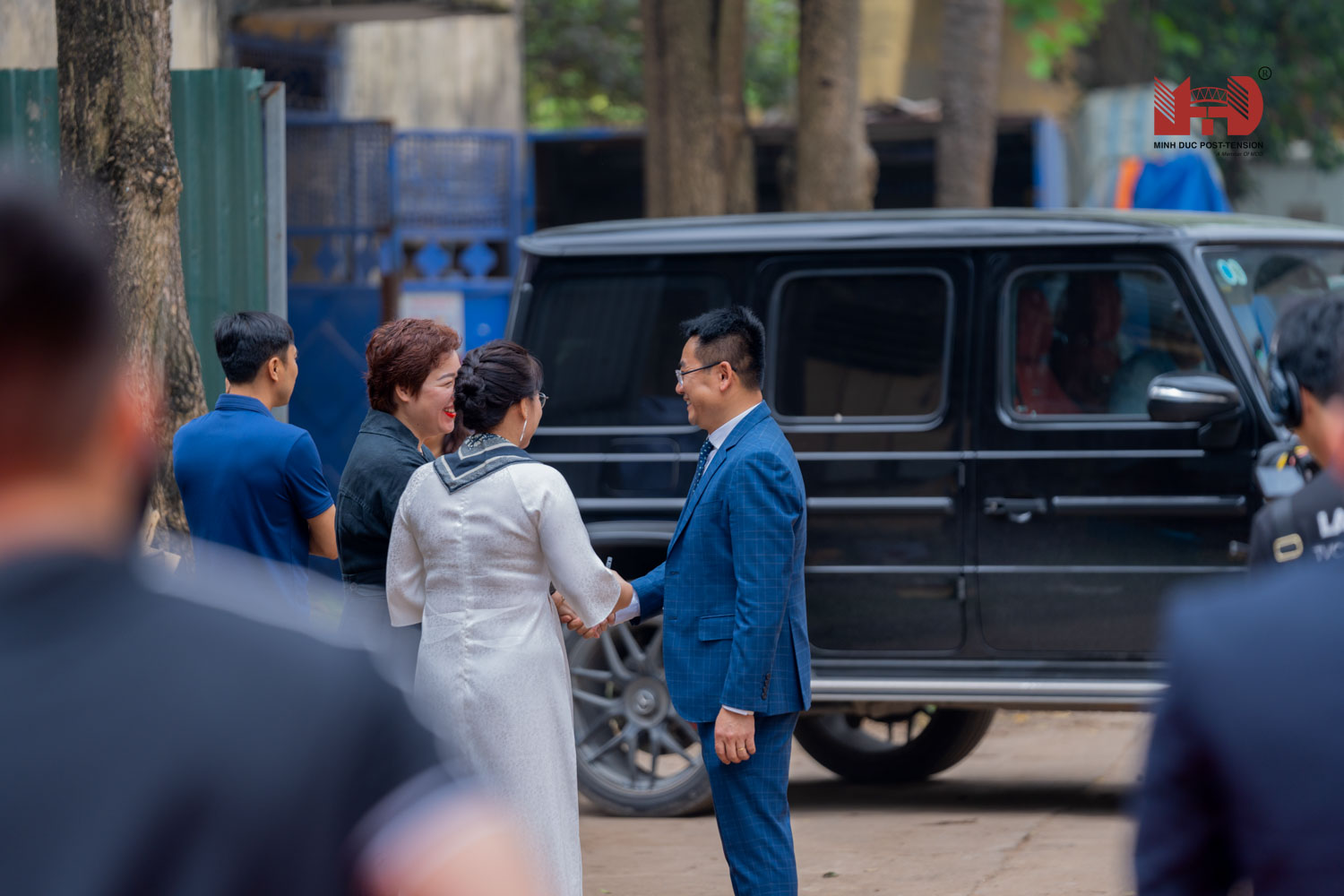 Khai- trương-kho-da-tu-nhien-leostone