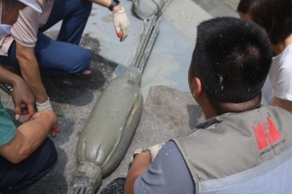 bo-chan-vua-duoc-bom-thu-nghiem