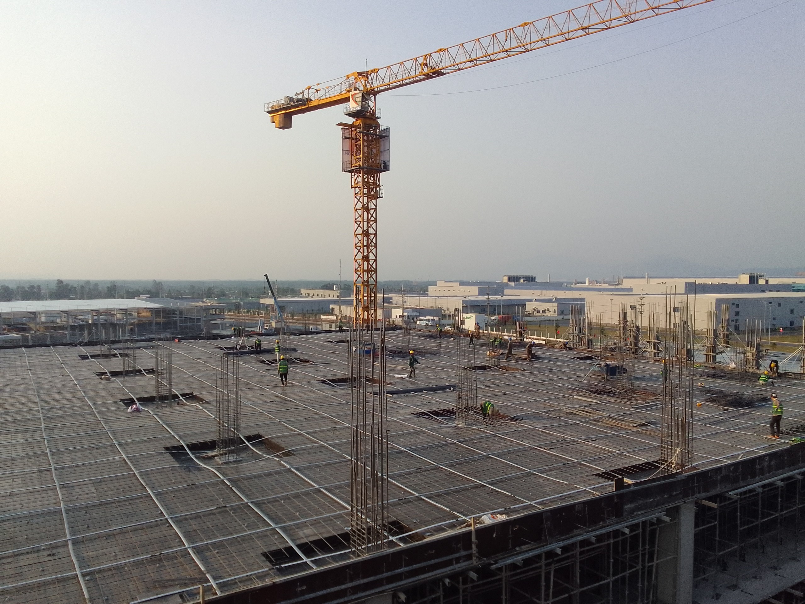 thi-cong-san-du-ung-luc