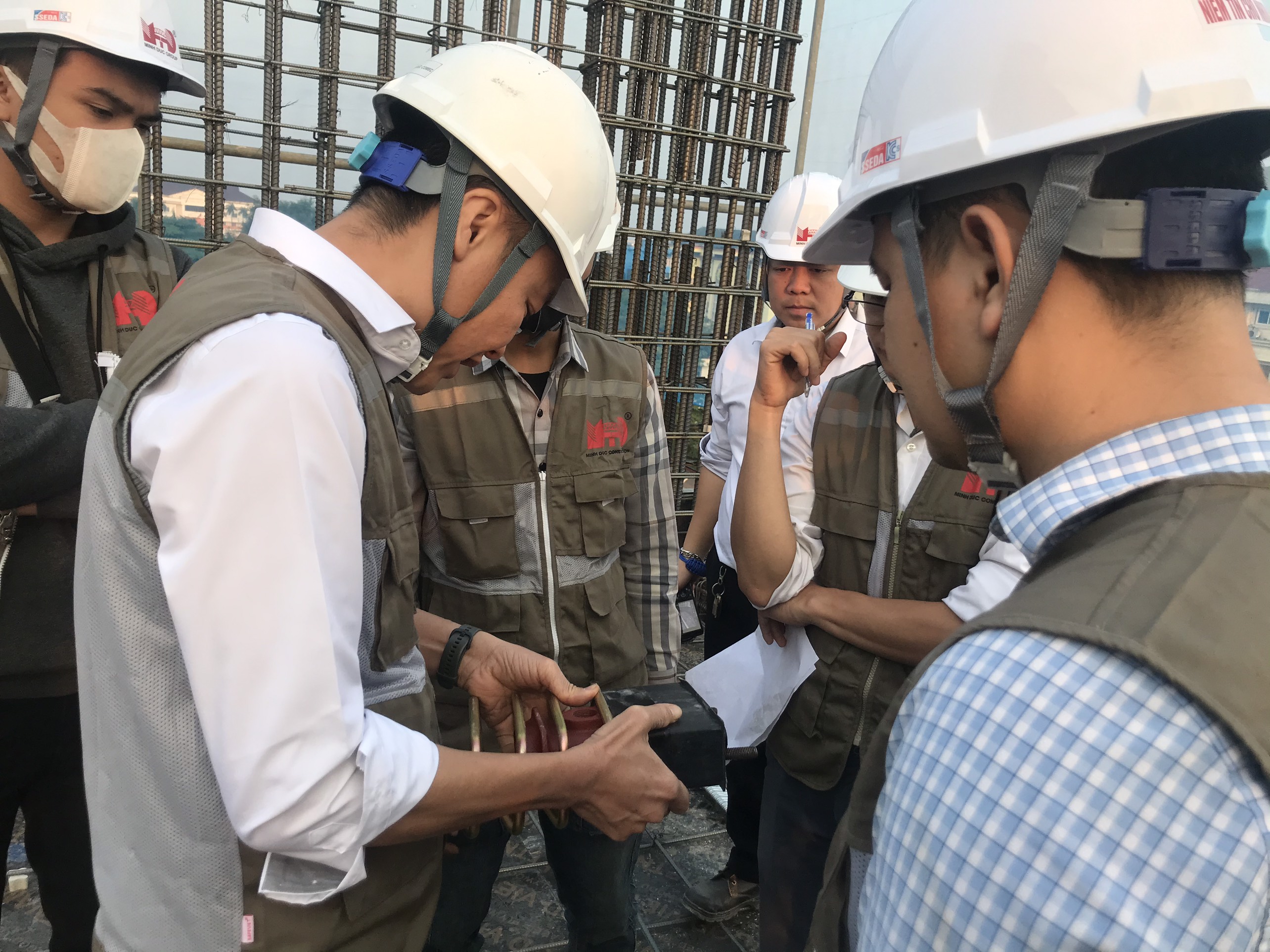 thi-cong-san-du-ung-luc