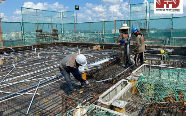 Thi công sàn dự ứng lực căng sau tại dự án Akari Hoàng Nam