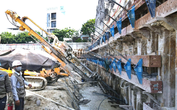 thi-cong-khoan-neo-dat