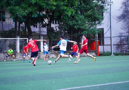 anh-giao-huu-bong-da